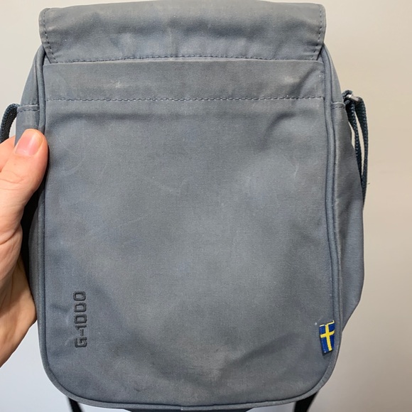 Fjallraven gray crossbody bag - Picture 3 of 3